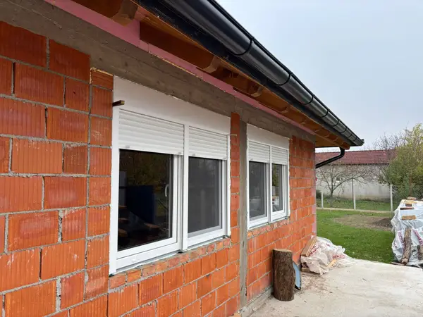 PVC stolarija s velikim prozorima i puno prirodnog svjetla